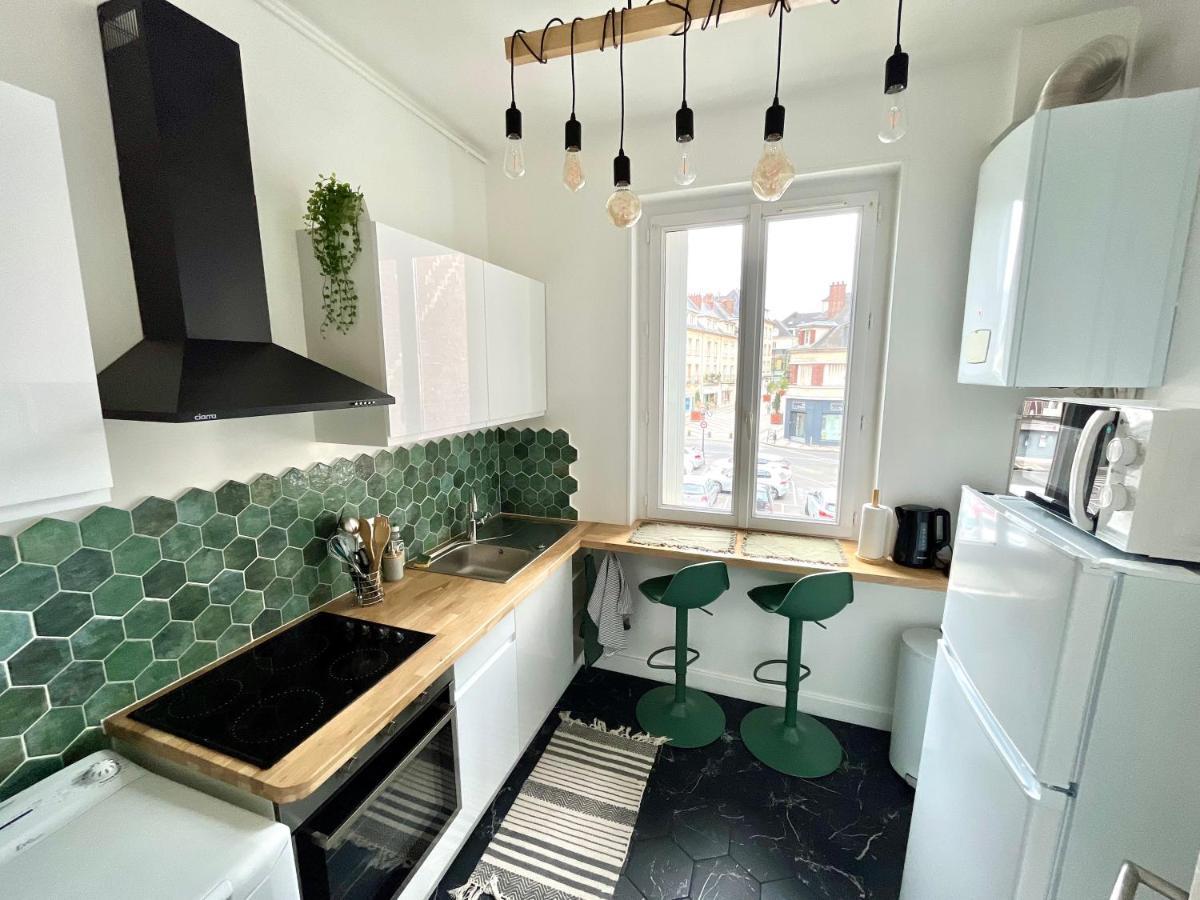 Appartement Entier En Plein Coeur Du Centre Ville Compiègne Exterior foto